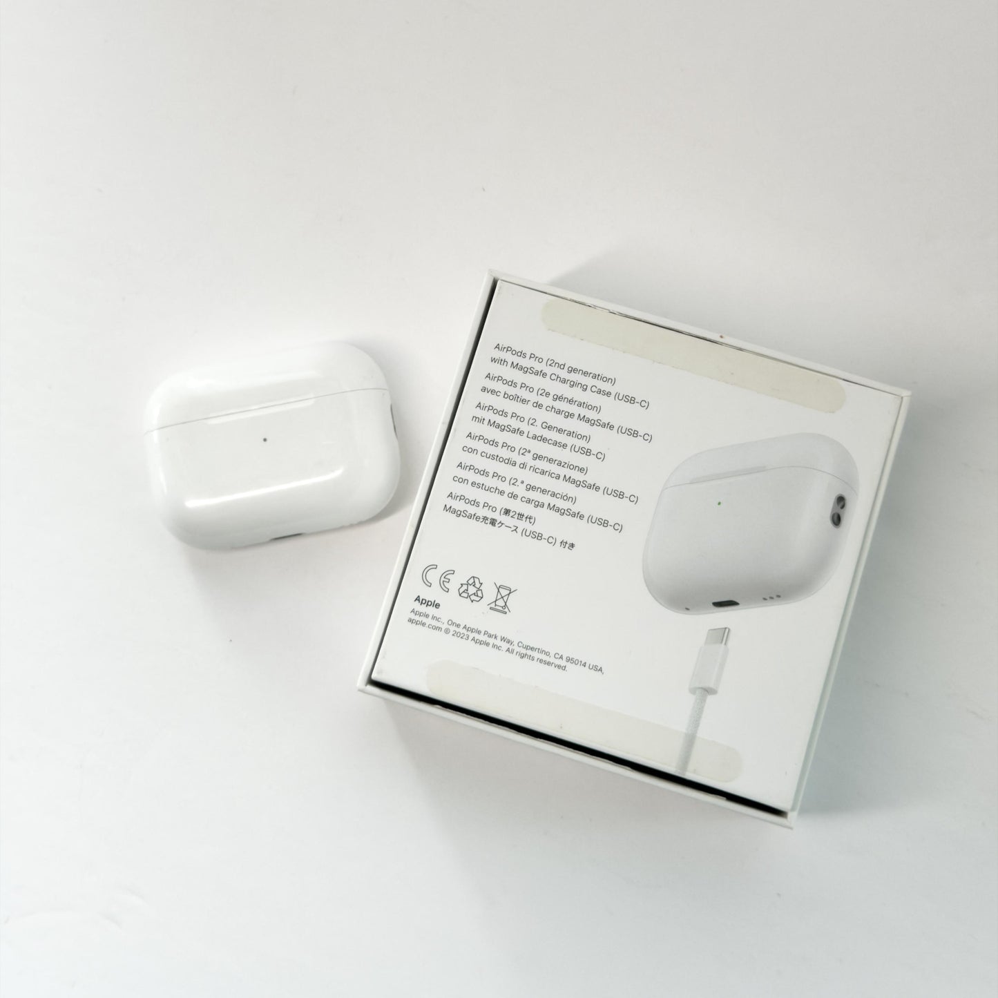 AirPods Pro Gen 2 - USB C Charging Case