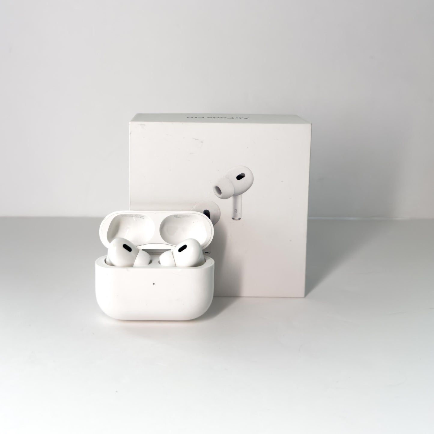 AirPods Pro Gen 2 - USB C Charging Case