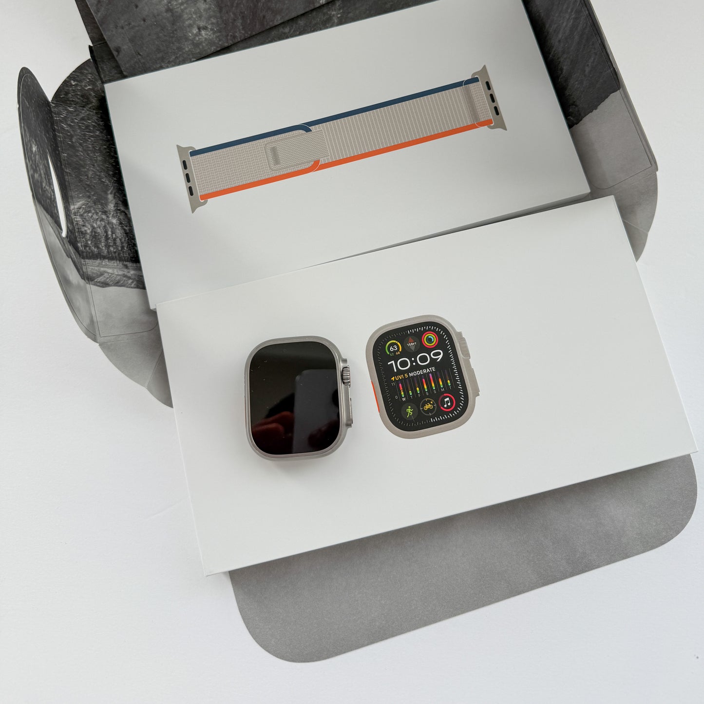 Apple Watch Ultra 2 - 49mm Titanium/Orange - S/M