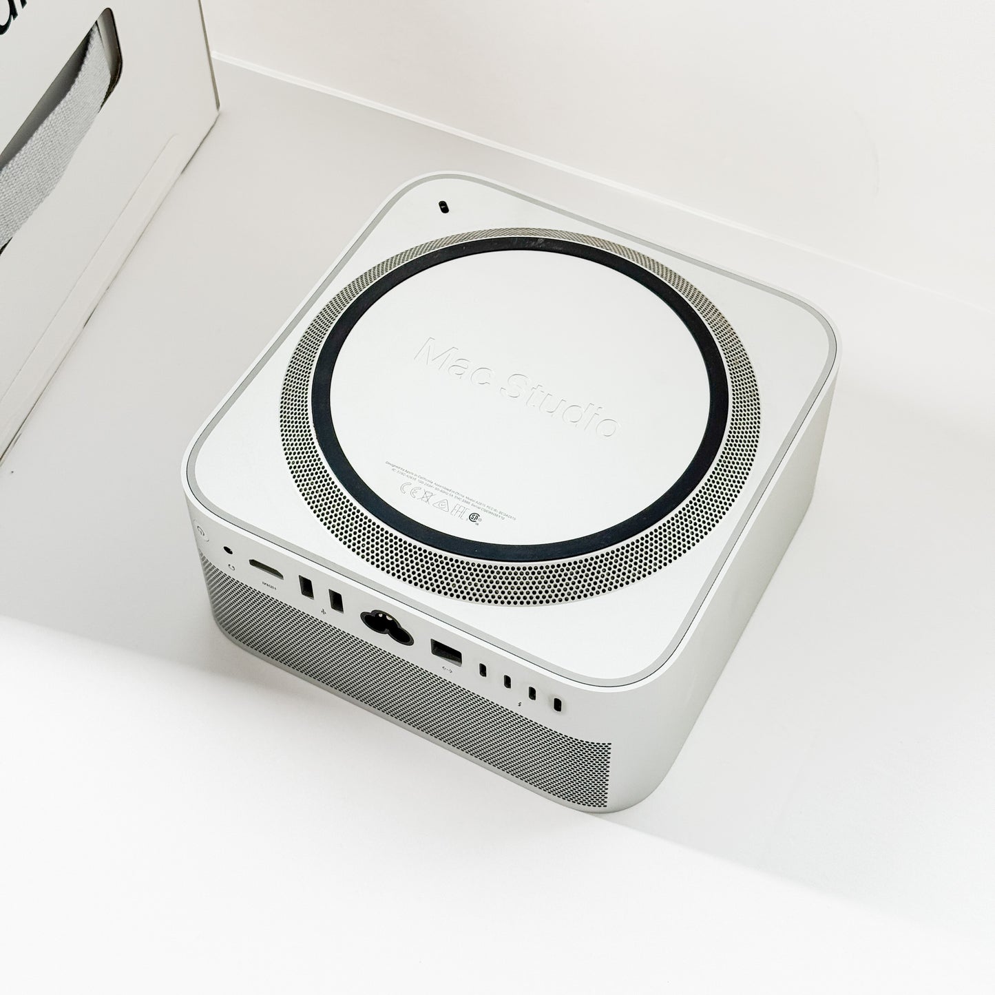 Mac Studio M1 Max - 10C CPU - 32C GPU - 64GB - 2TB