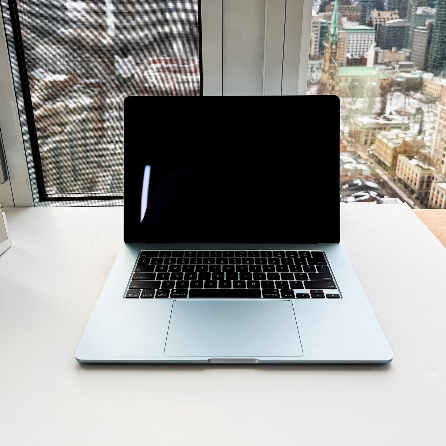 MacBook Air 15” - M4 Chip - 16GB RAM - 512GB Storage - Sky Blue