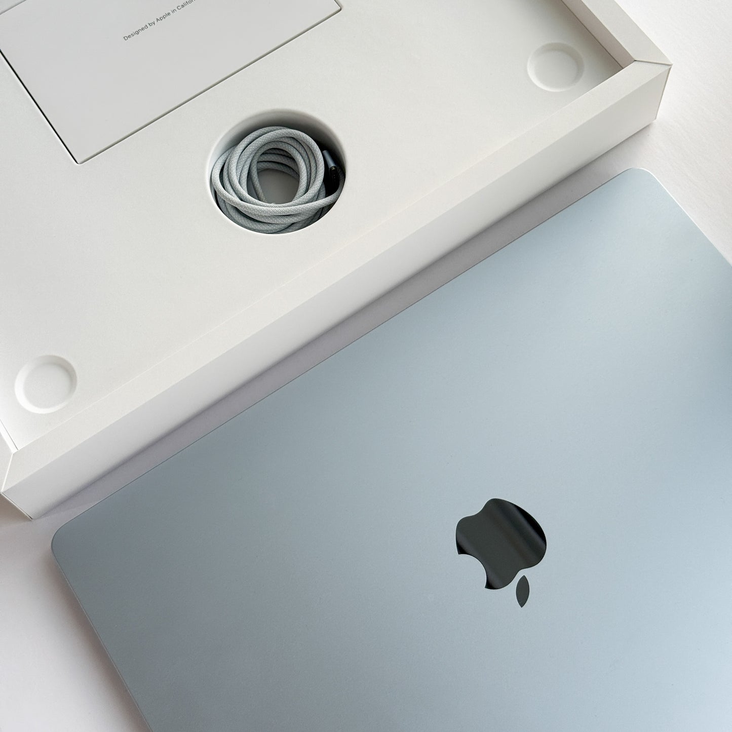 MacBook Air 15” - M4 Chip - 16GB RAM - 512GB Storage - Sky Blue