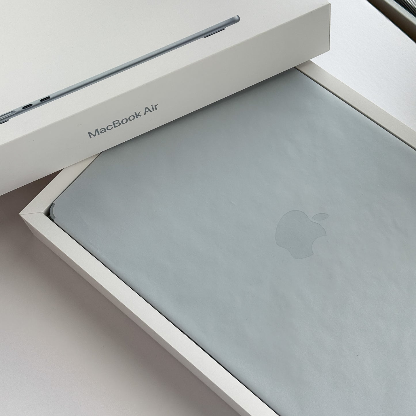 MacBook Air 15” - M4 Chip - 16GB RAM - 512GB Storage - Sky Blue