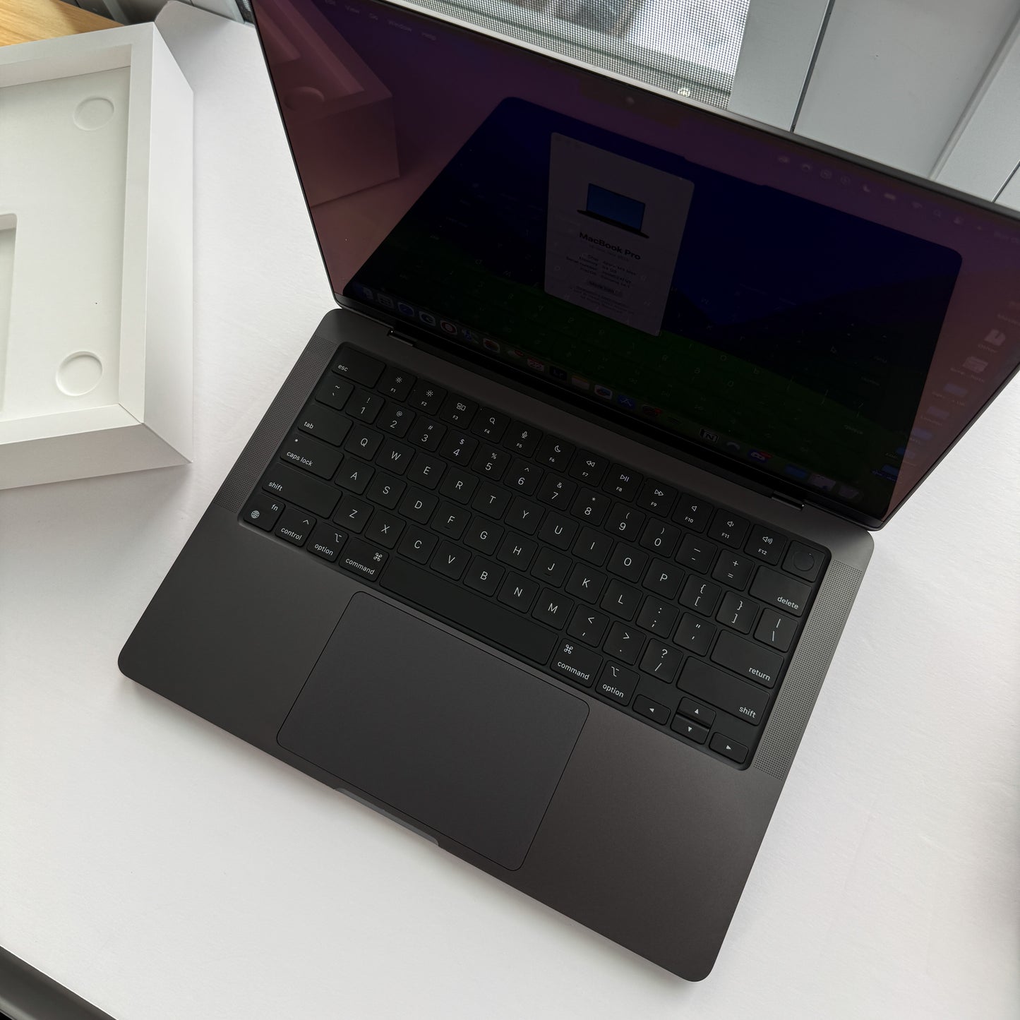 MacBook Pro 14” - M3 Max - 64GB RAM - 2TB