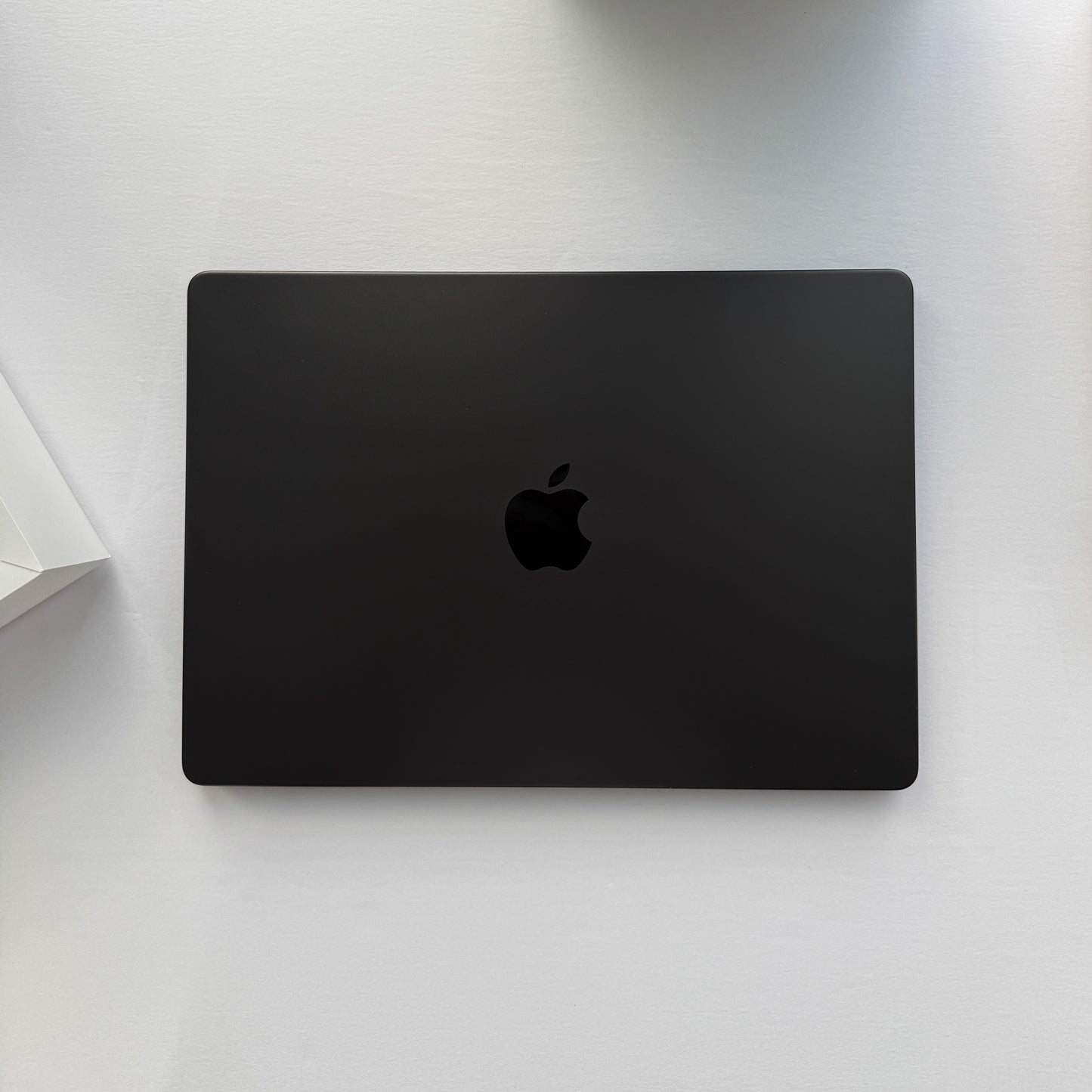 MacBook Pro 14” - M3 Max - 64GB RAM - 2TB