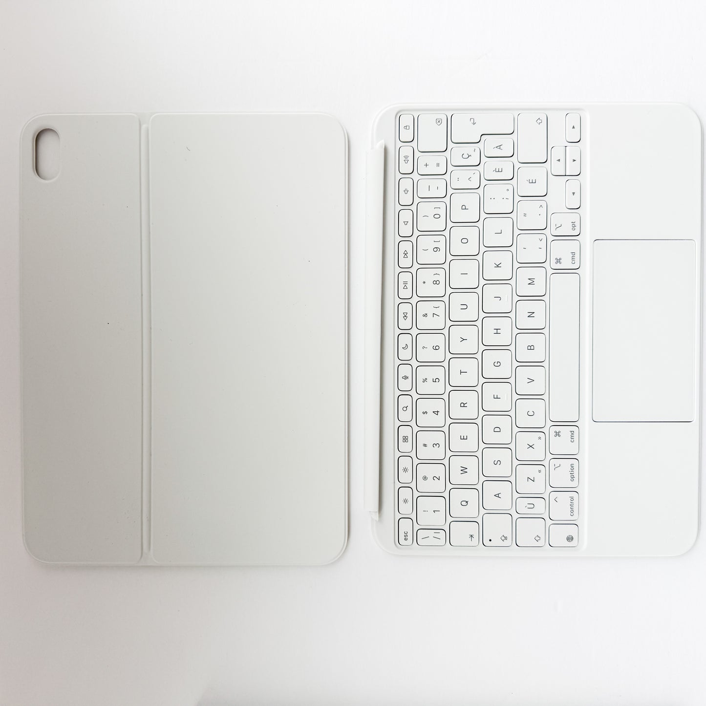Apple Magic Keyboard Folio iPad 10th Gen (White)
